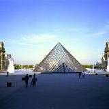 3 Louvre Pyramide